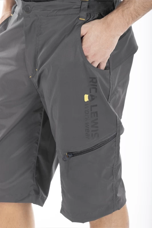 Multi-pocket technical work Bermuda shorts BERTEC